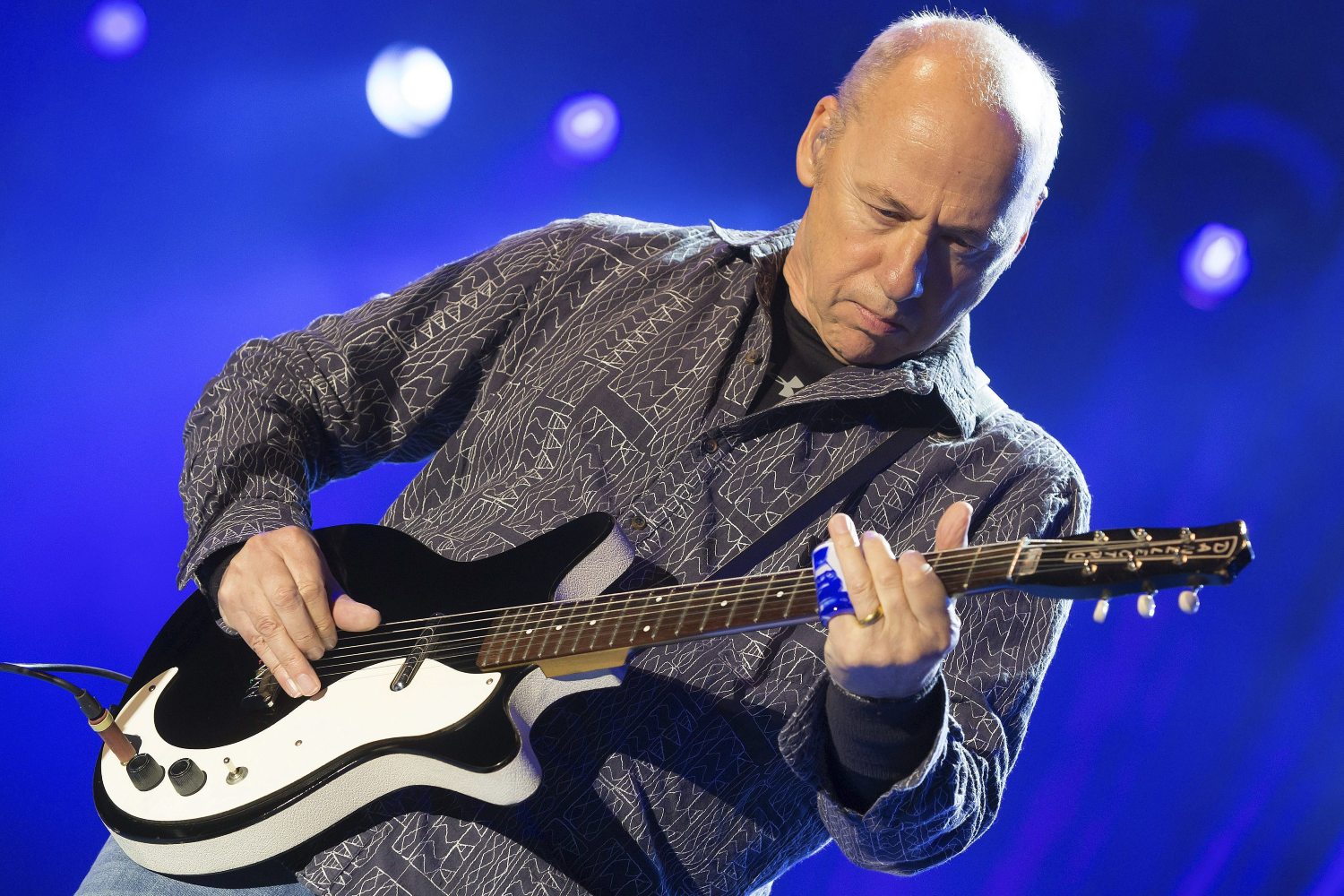 Γιατί ο Mark Knopfler των Dire Straits δεν θεωρούσε ποτέ τον εαυτό του τραγουδιστή