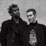 Massive Attack: Προσήχθησαν στη Σιγκαπούρη όλοι οι μουσικοί τους – Κατασχέθηκαν τα διαβατήριά τους