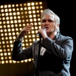 Morrissey: Αντικαθιστά το όνομα των The Smiths με το δικό του στα προϊόντα του συγκροτήματος