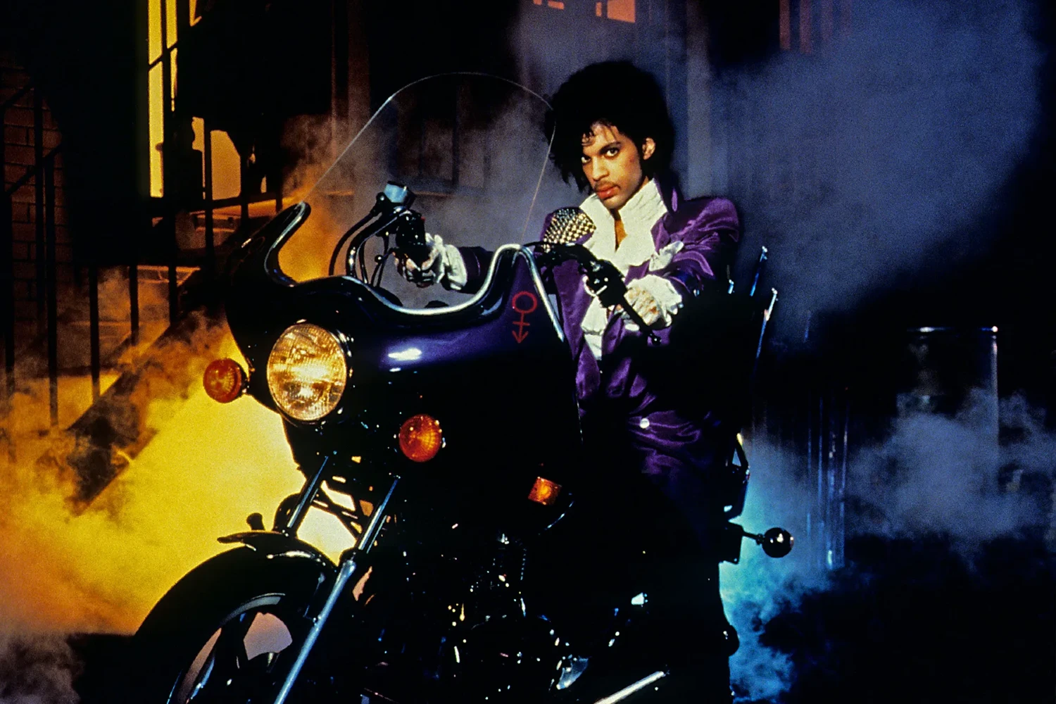 Prince: Το σπίτι του «Purple Rain» έγινε Airbnb Prince: Το σπίτι του «Purple Rain» έγινε Airbnb