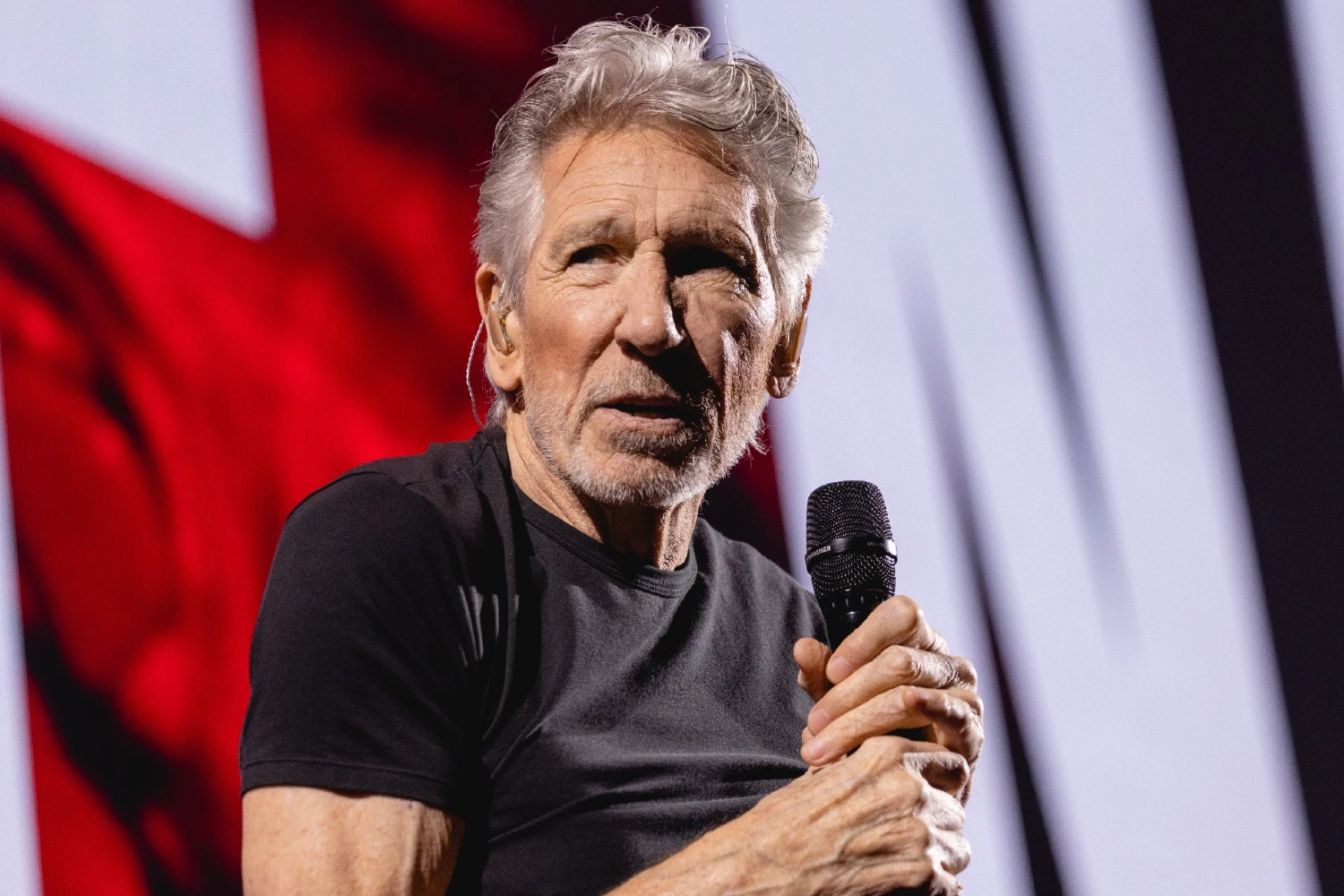 Ο Roger Waters απαντά στις σφοδρές κατηγορίες του David Draiman των Disturbed: «Ψυχωσικός, ρατσιστής και ναζιστικό γουρούνι»