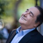Βασίλης Καρράς: Η συγκλονιστική επανεκτέλεση του «Κακές Συνήθειες» από το τελευταίο άλμπουμ του