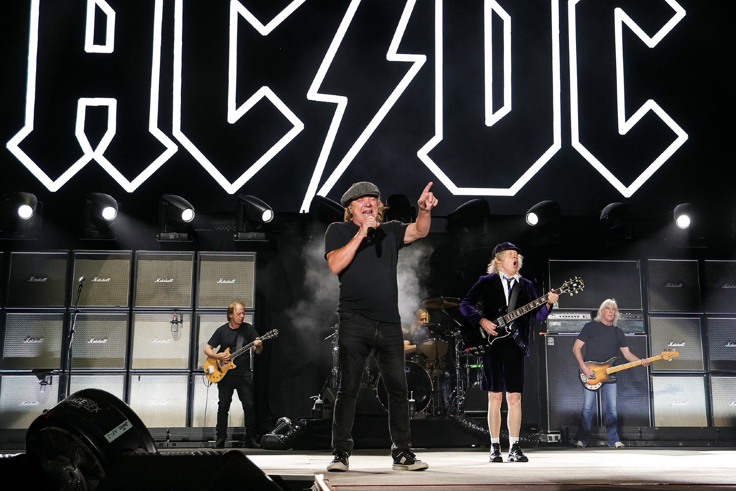 AC/DC: Καταγγελίες για ηχορύπανση και οργή κατοίκων για την εκρηκτική συναυλία τους στο Εδιμβούργο