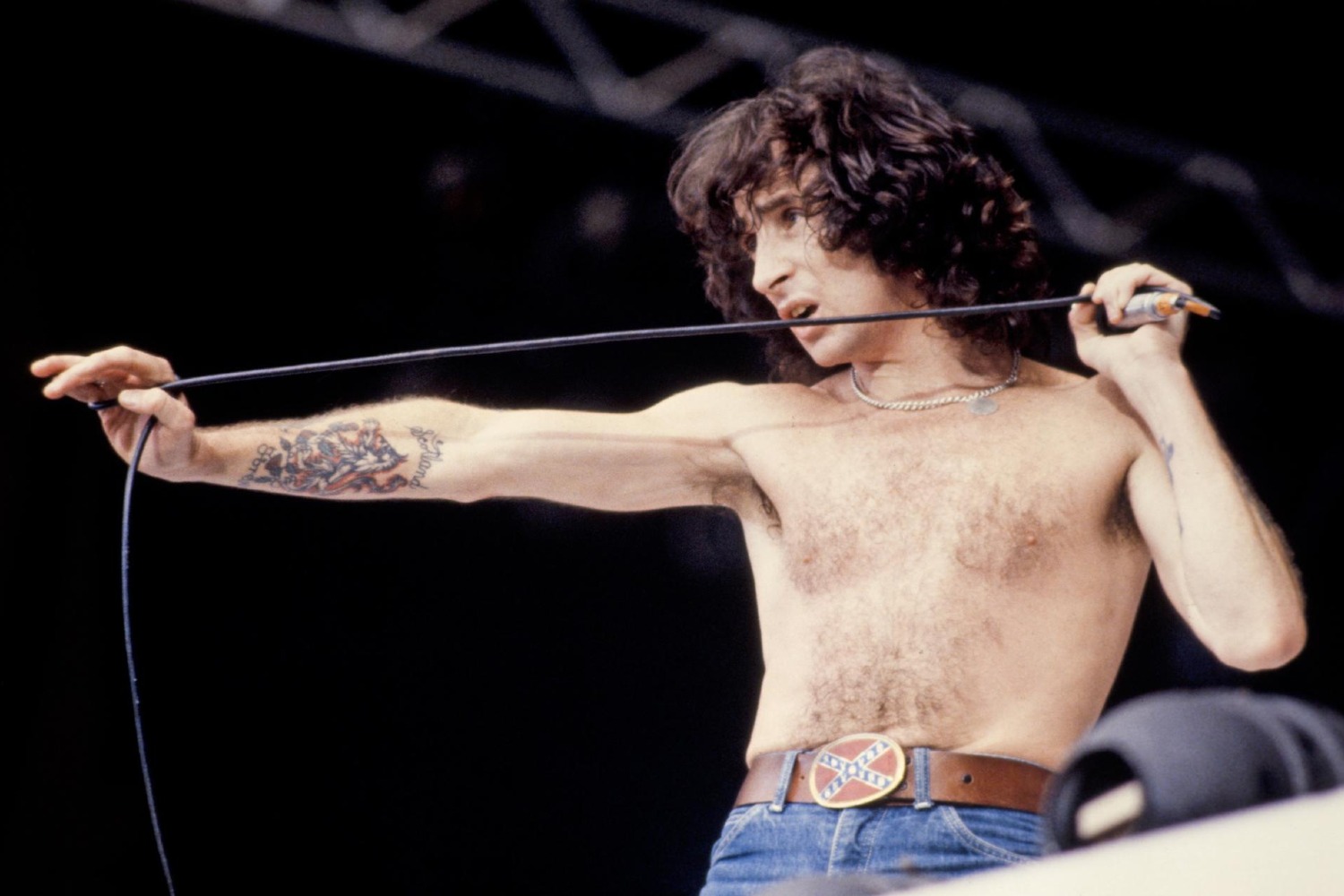 Η ταινία για τον Bon Scott των AC/DC δεν θα είναι βιογραφική