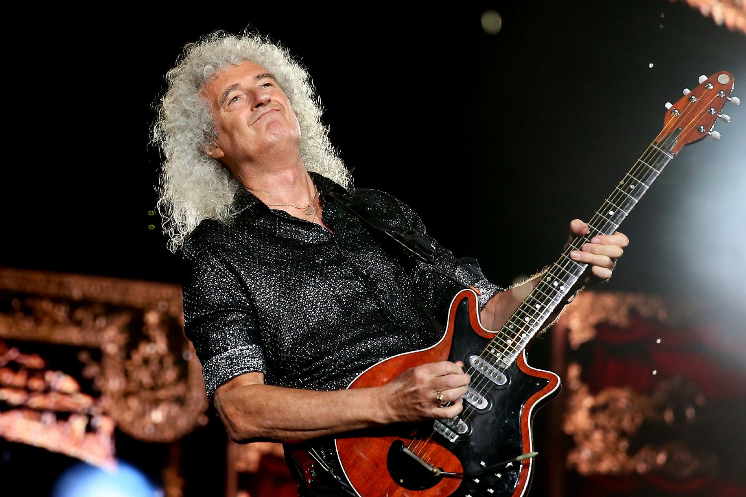 Brian May: Σε σύγκρουση με την τοπική αυτοδιοίκηση για μερικούς ασφόδελους