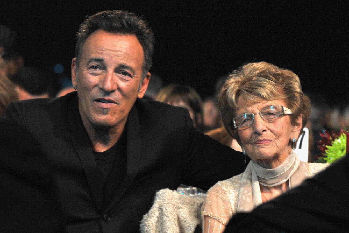 Πένθος για τον Bruce Springsteen – Πέθανε η μητέρα του Adele