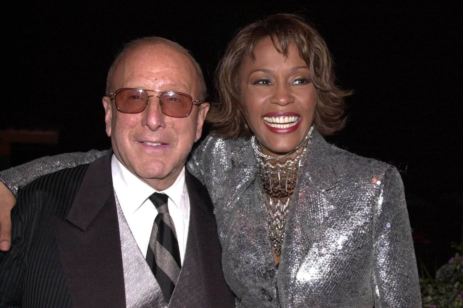 Η Whitney Houston ετοίμαζε νέα τραγούδια με τον Clive Davis πριν τον θάνατό της