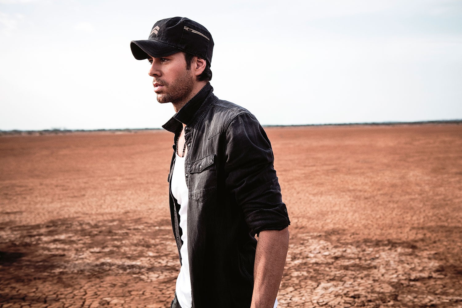 Enrique Iglesias και Yotuel συνεργάζονται στο νέο single «Fría»