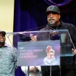 Οι N.W.A. παρέλαβαν το Βραβείο Grammy Συνολικής Προσφοράς