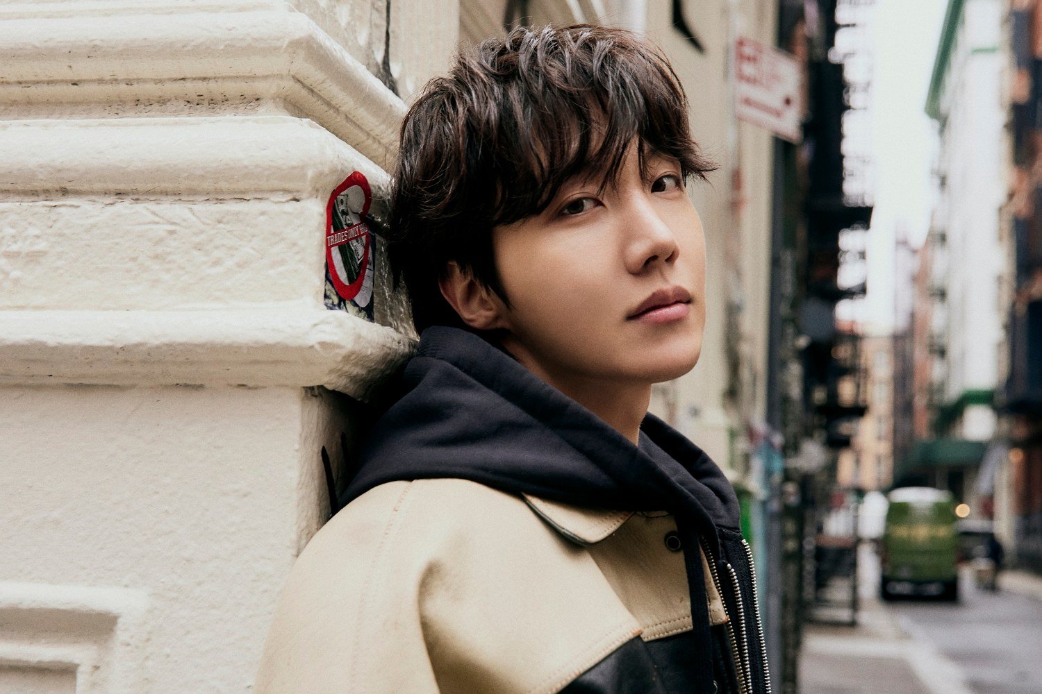 Ο J-Hope των BTS συνεργάζεται με Jung Kook και Nile Rodgers στο άλμπουμ «Hope On The Street Vol.1»