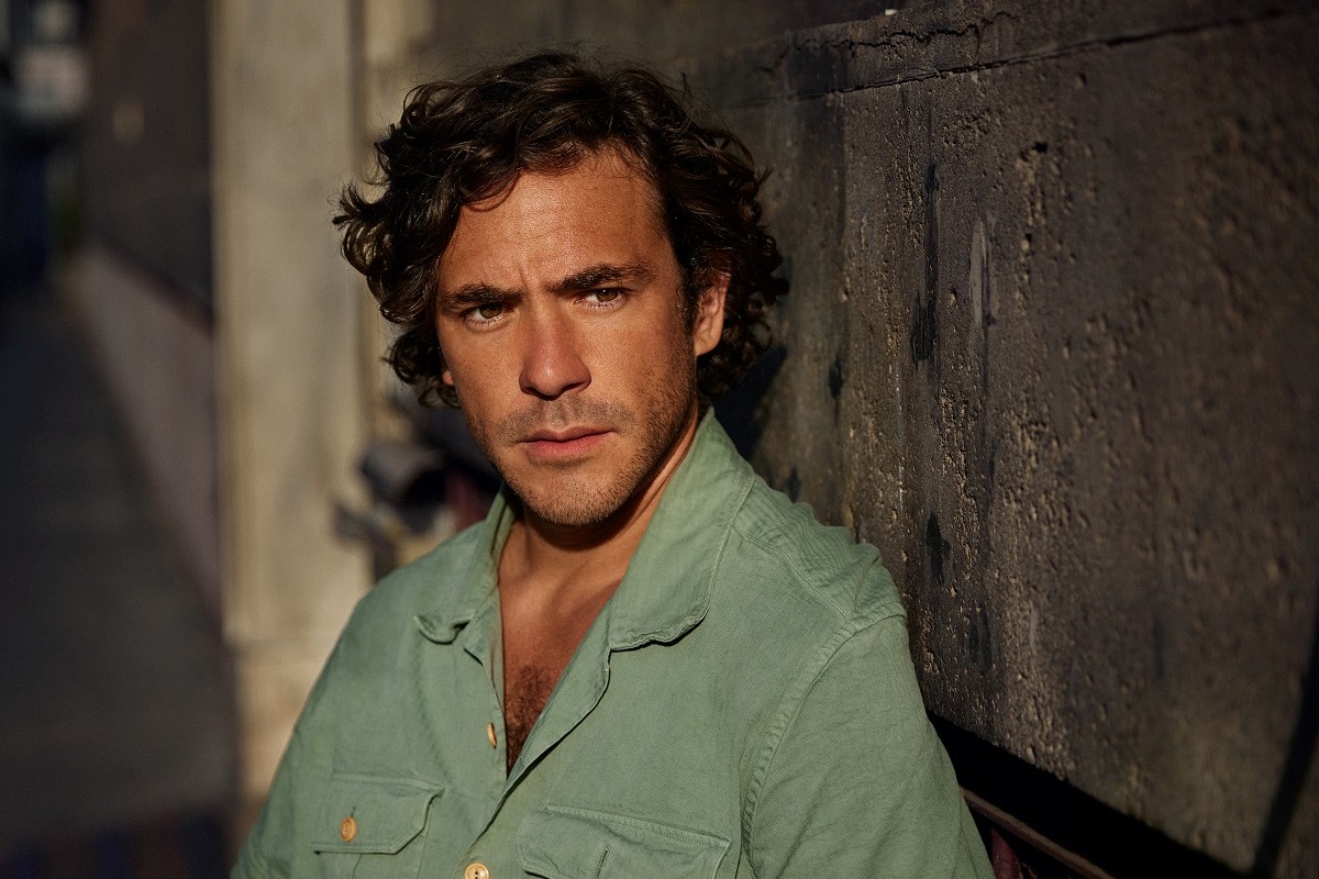 Jack Savoretti: Η ηλικία, η απώλεια και το δικαίωμα να γράφεις τραγούδια για όσους βρίσκονται «στο απόγευμα της ζωής» Jack Savoretti: Η ηλικία, η απώλεια και το δικαίωμα να γράφεις τραγούδια για όσους βρίσκονται «στο απόγευμα της ζωής»