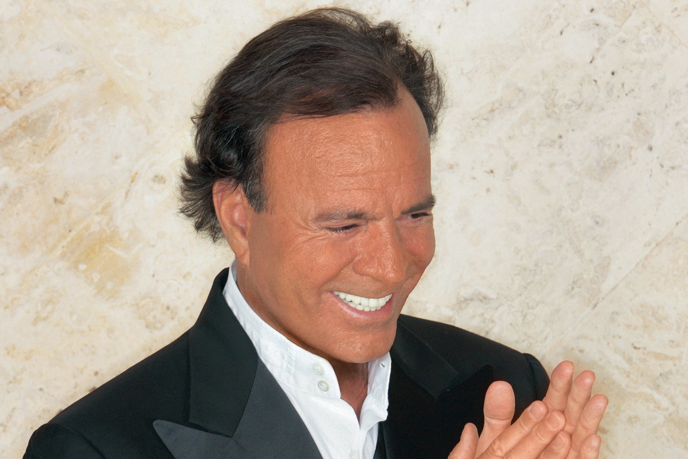 Η ζωή του Julio Iglesias γίνεται σειρά στο Netflix Η ζωή του Julio Iglesias γίνεται σειρά στο Netflix
