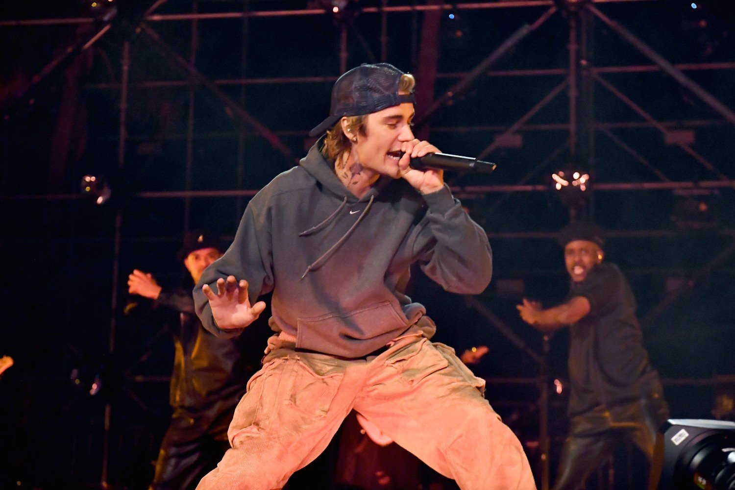 Justin Bieber: Η αλήθεια πίσω από τις φήμες για περιοδεία και το βάρος της μεγάλης επιστροφής