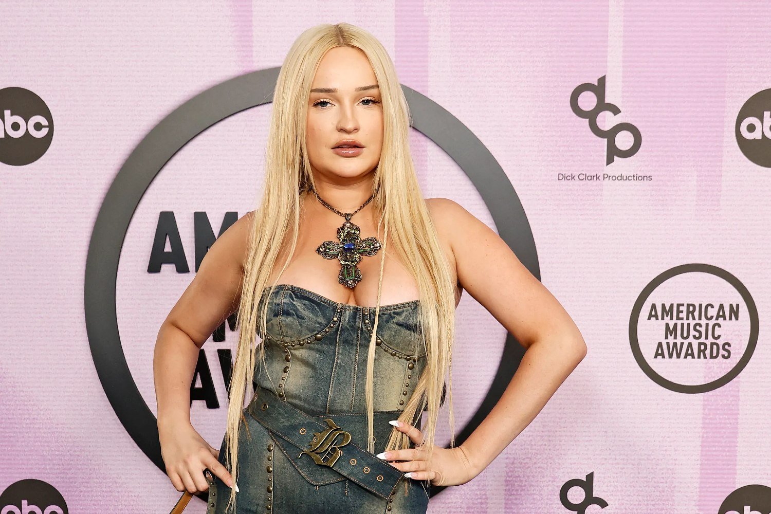 Kim Petras: Μετάνιωσε για τη δημόσια προβολή της φυλομετάβασής της σε παιδική ηλικία – «Τα όρια της ιδιωτικότητας είχαν χαθεί»