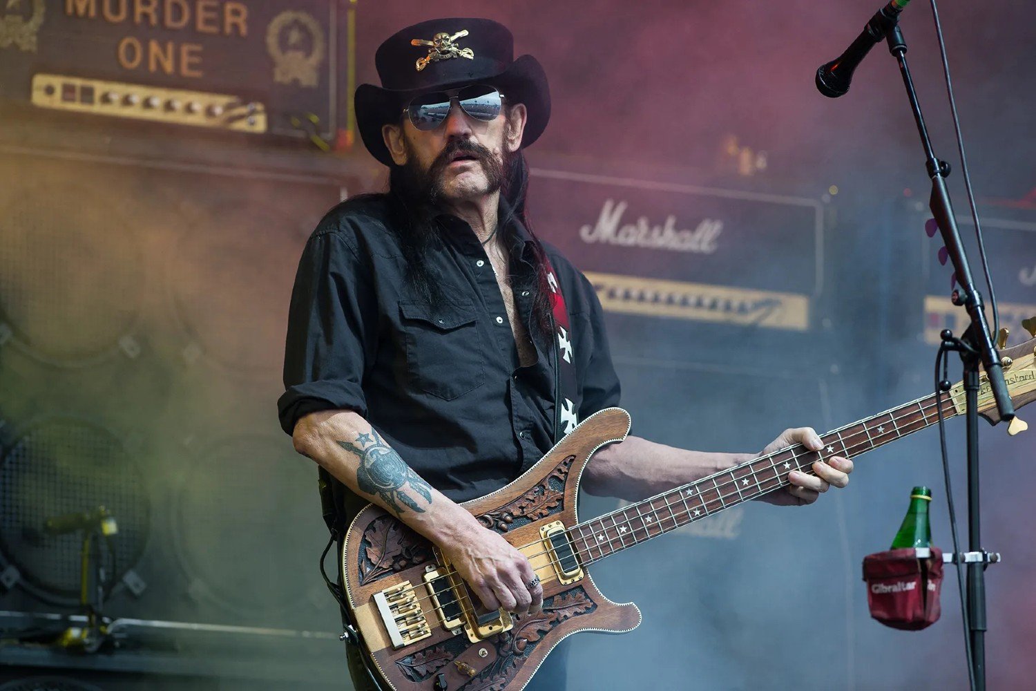 Ο Lemmy των Motörhead «επέστρεψε» στην πόλη του με ένα εντυπωσιακό άγαλμα