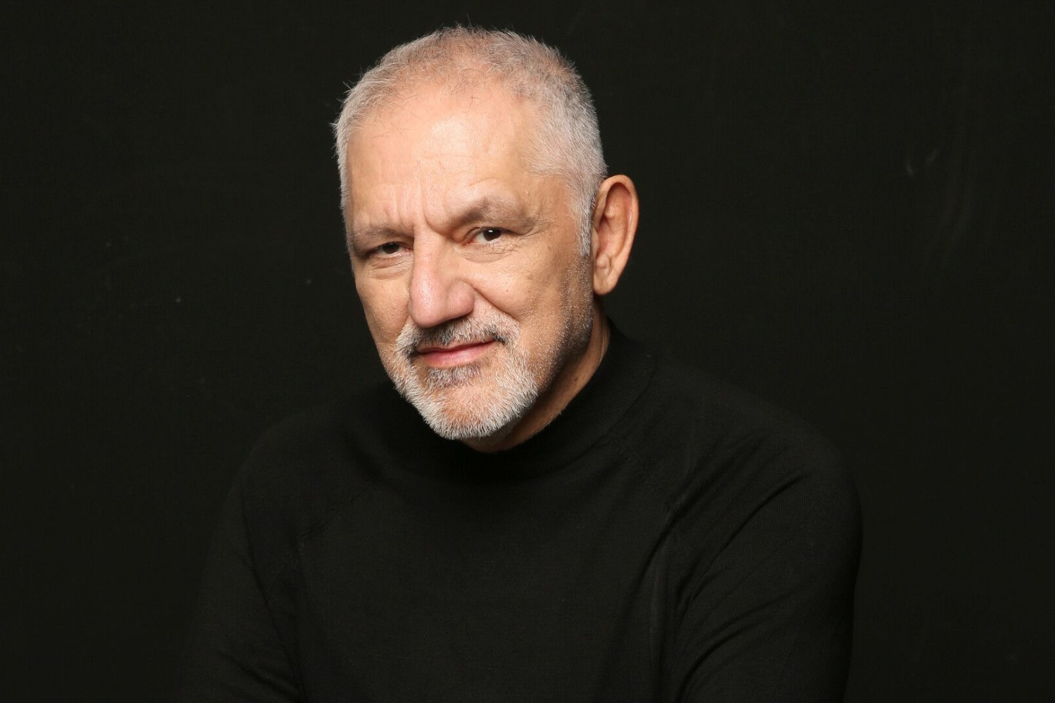 Νίκος Πορτοκάλογλου: «Ανοιχτή Αγκαλιά» για καλό σκοπό στο Μέγαρο Μουσικής Θεσσαλονίκης