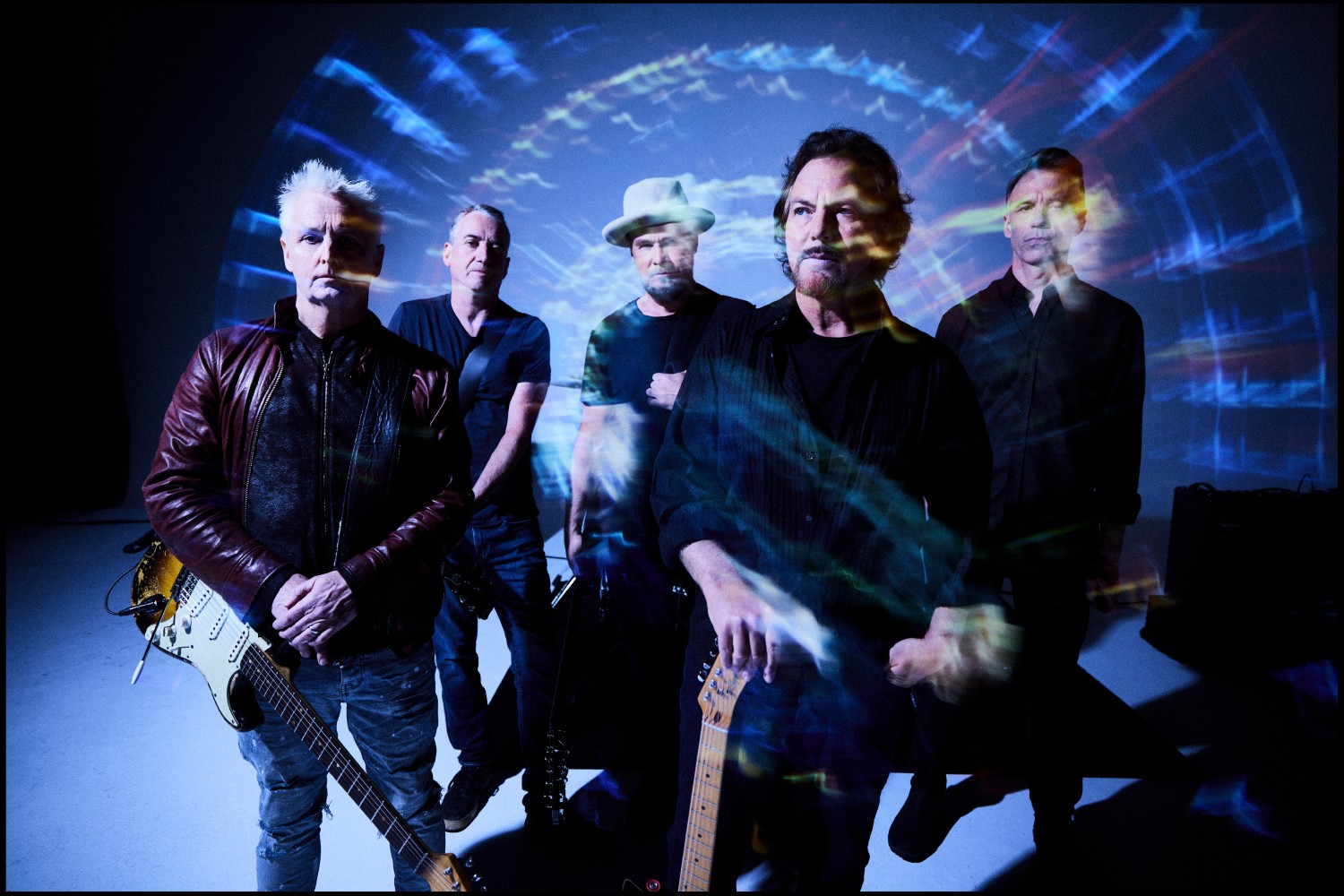 Pearl Jam: Ένα σκοτεινό ταξίδι προς το φως με το νέο άλμπουμ «Dark Matter»