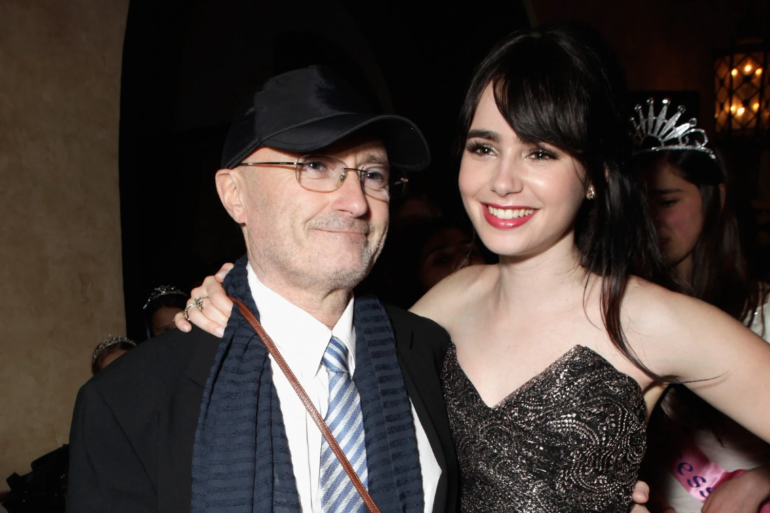 Lily Collins: Η γλυκιά ανάρτηση για τα γενέθλια του πατέρα της Phil Collins