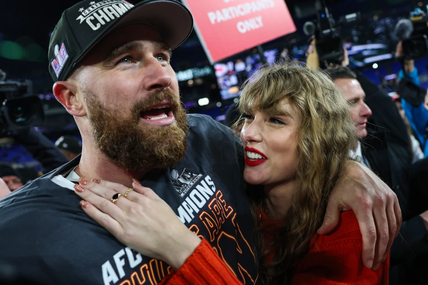 Adam Sandler: Η συγκινητική συμβουλή στην Taylor Swift και τον Travis Kelce κατά τη διάρκεια του γάμου τους Adam Sandler: Η συγκινητική συμβουλή στην Taylor Swift και τον Travis Kelce κατά τη διάρκεια του γάμου τους