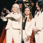 Grammy 2024: Μεγάλη νικήτρια η Phoebe Bridgers – Θριάμβευσαν Taylor Swift και Miley Cyrus