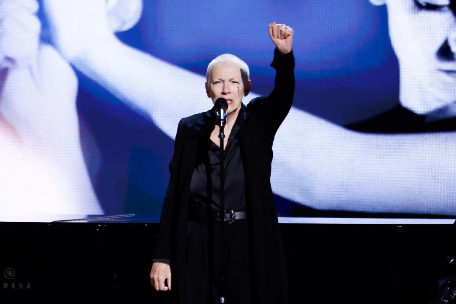 Annie Lennox και Graham Nash στον αγώνα του «Oppenheimer» – Προειδοποιούν για την πυρηνική απειλή