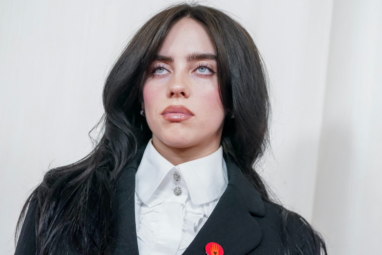 Η Billie Eilish «δεν έχει αγαπήσει κάτι περισσότερο» από το «Hit Me Hard And Soft»