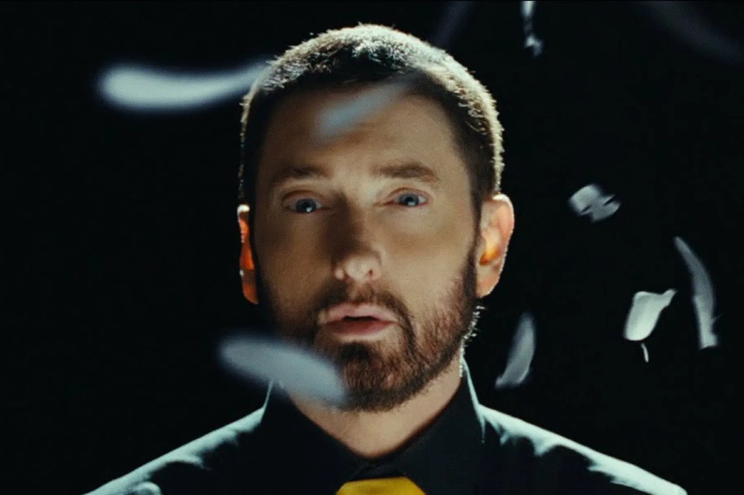 Ο Eminem ανακοινώνει το νέο single «Houdini» Ο Eminem ανακοινώνει το νέο single «Houdini»