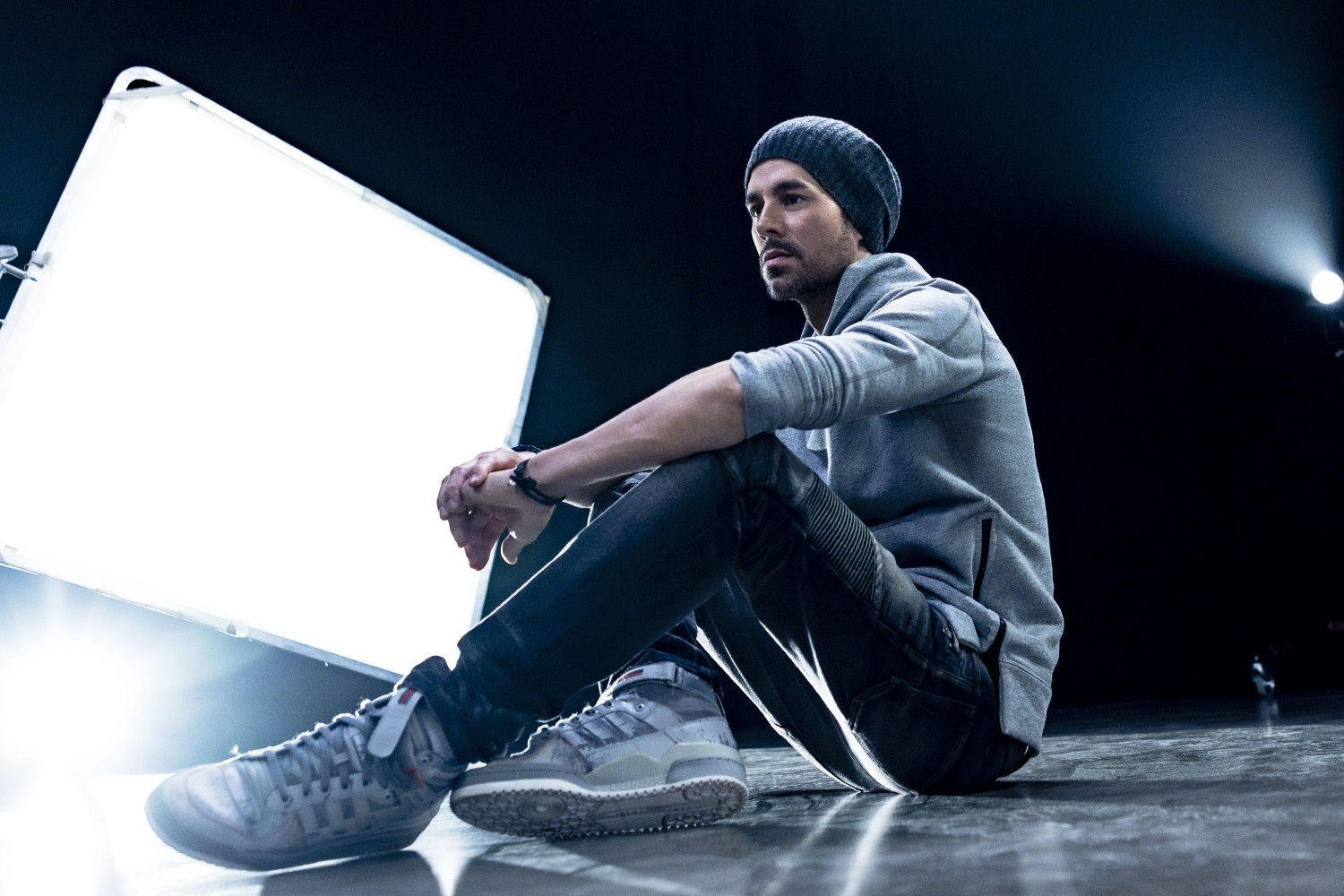 Ο Enrique Iglesias κυκλοφορεί το τελευταίο άλμπουμ της καριέρας του «Final (Vol. 2)»