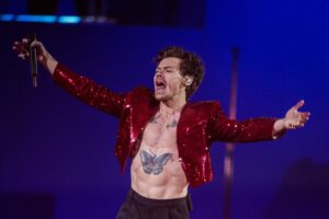 Harry Styles: Ένα άγνωστο γυμνό πορτρέτο από το «Fine Line» αποκαλύπτεται στην Εθνική Πινακοθήκη του Λονδίνου