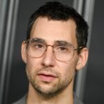Ο Jack Antonoff εναντίον της τεχνητής νοημοσύνης: «Άθεες πόρνες» όσοι χρησιμοποιούν την τεχνολογία για να φτιάξουν τέχνη