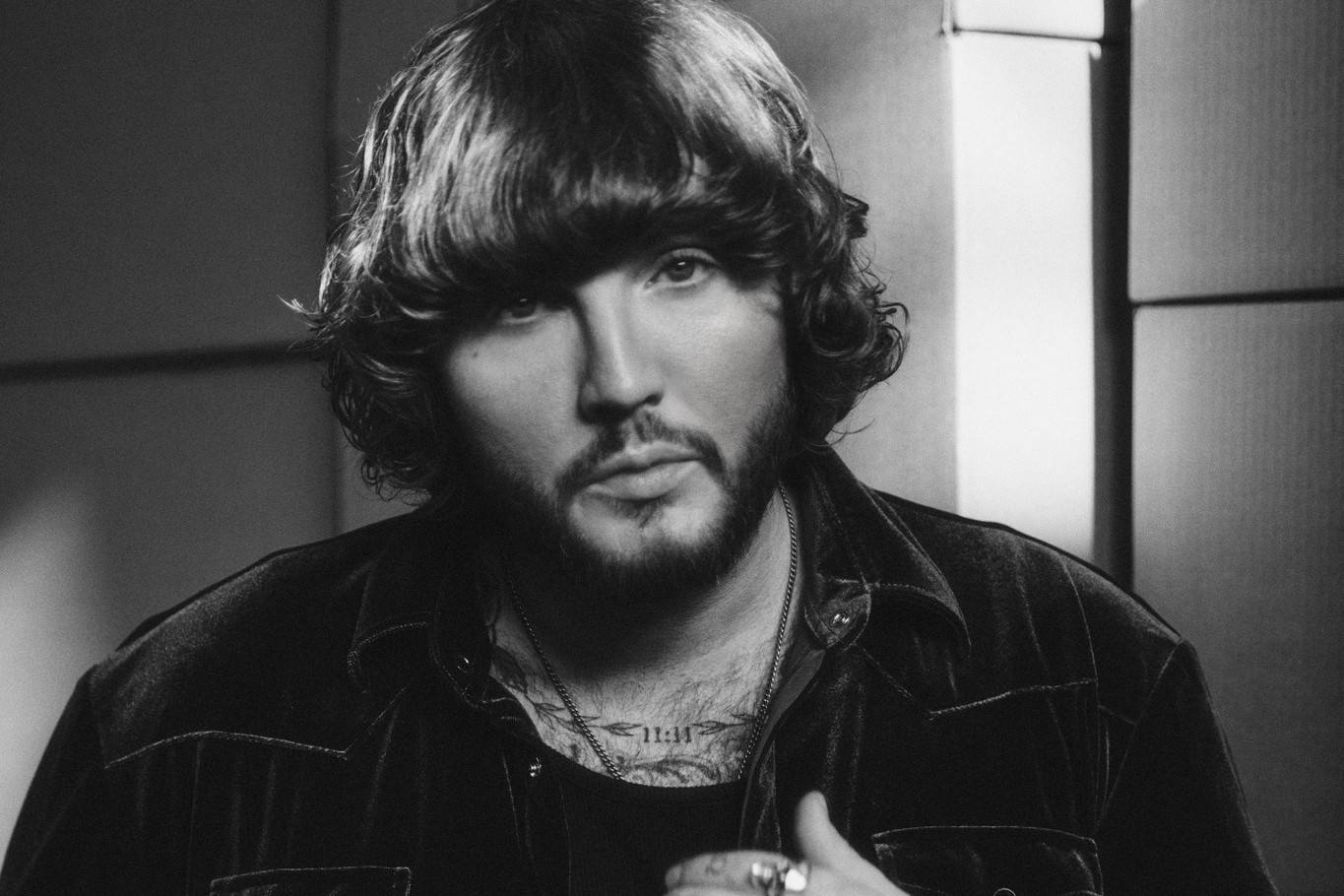 James Arthur: Μιλά για τη μάχη του με τη ΔΕΠΥ στο πιο προσωπικό τραγούδι του