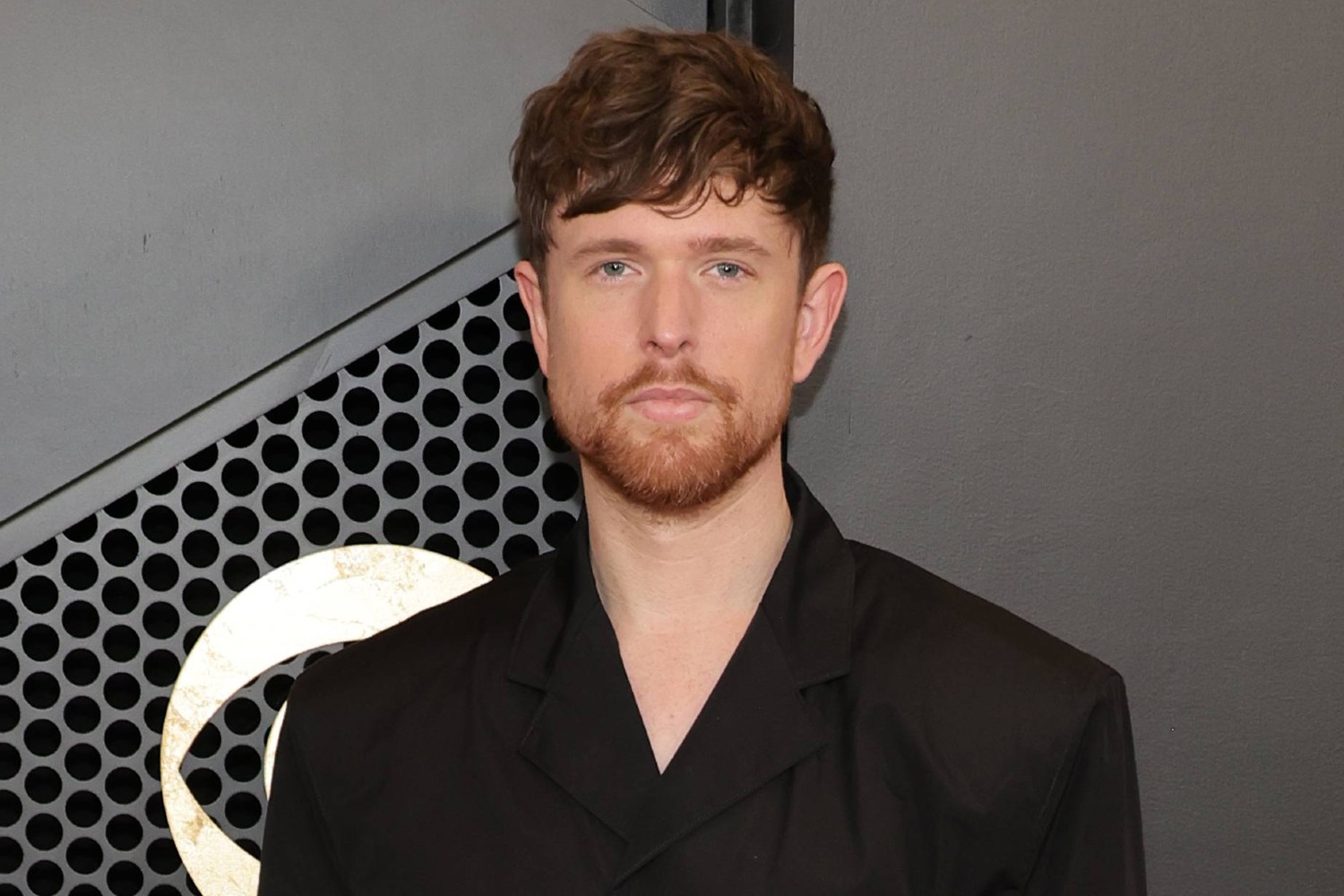 James Blake: «Το ξύλο στους Coldplay πρέπει να σταματήσει»