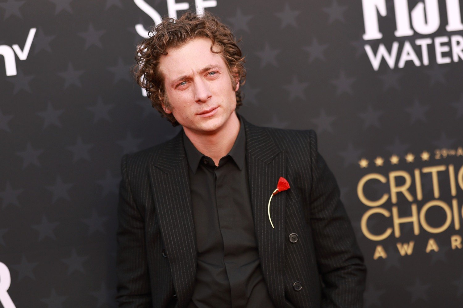 Jeremy Allen White: Θα υποδυθεί τον Bruce Springsteen στην ταινία για το άλμπουμ «Nebraska»
