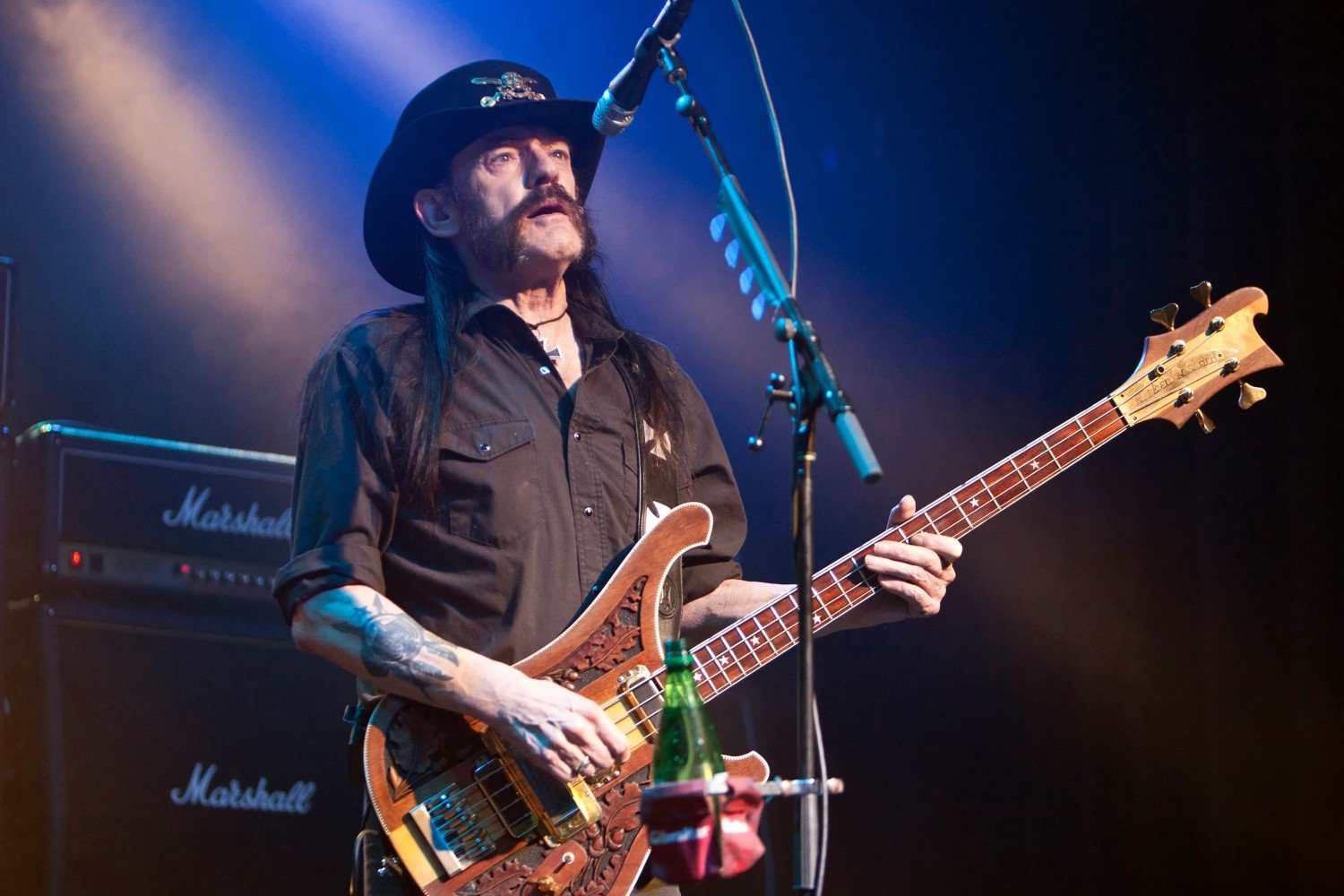 Lemmy Kilmister: Μπορεί ο ηγέτης των Motörhead να «σώσει» τη γενέτειρά του ακόμα και μετά θάνατον;