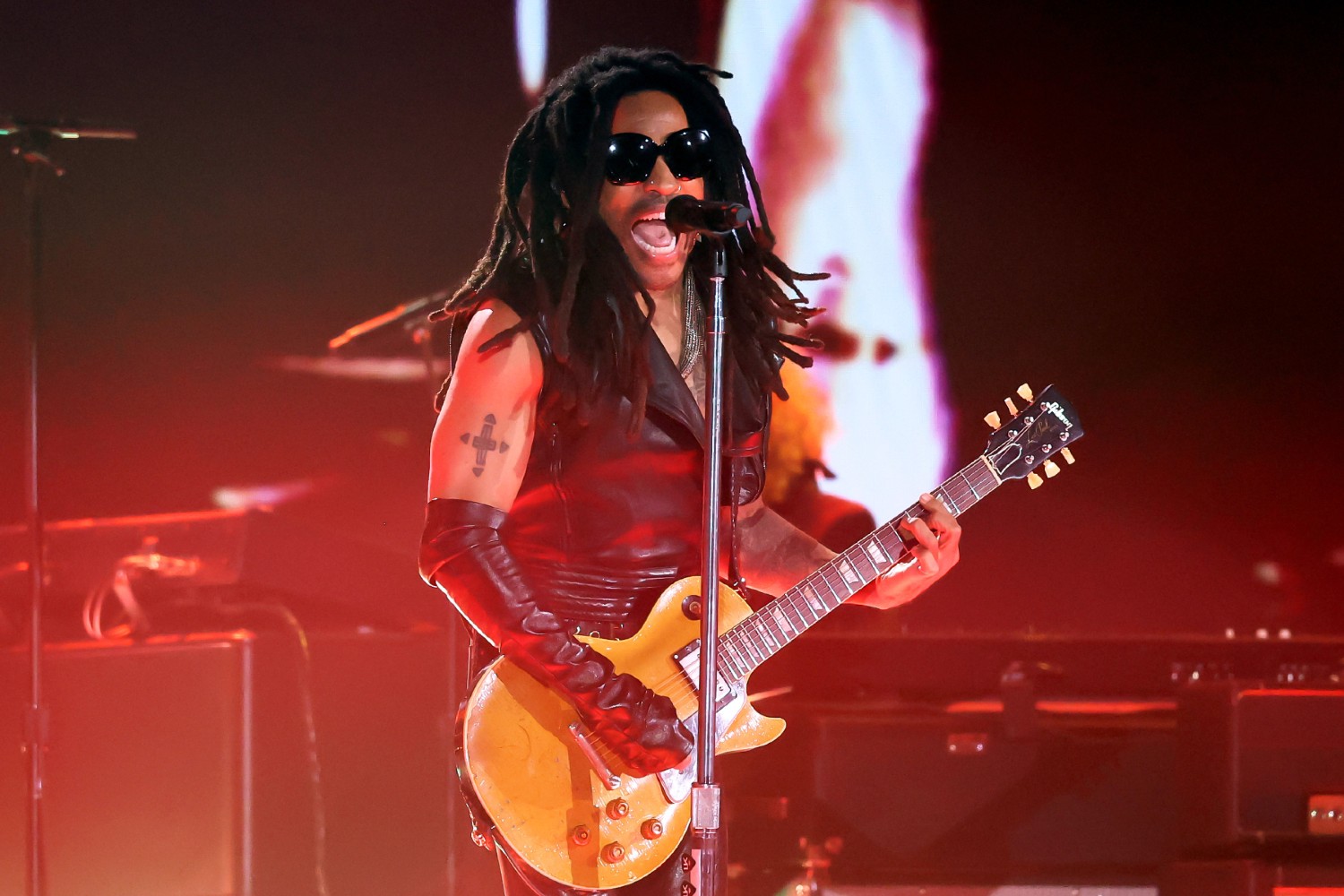 Lenny Kravitz: «Η μουσική μου και ο τρόπος ζωής μου πάνε χέρι – χέρι»