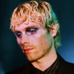 Ο Luke Hemmings των 5SOS κυκλοφορεί το νέο single «Shakes»