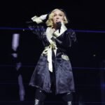 Η Madonna ανέβασε την Cardi B στη σκηνή στην περιοδεία της