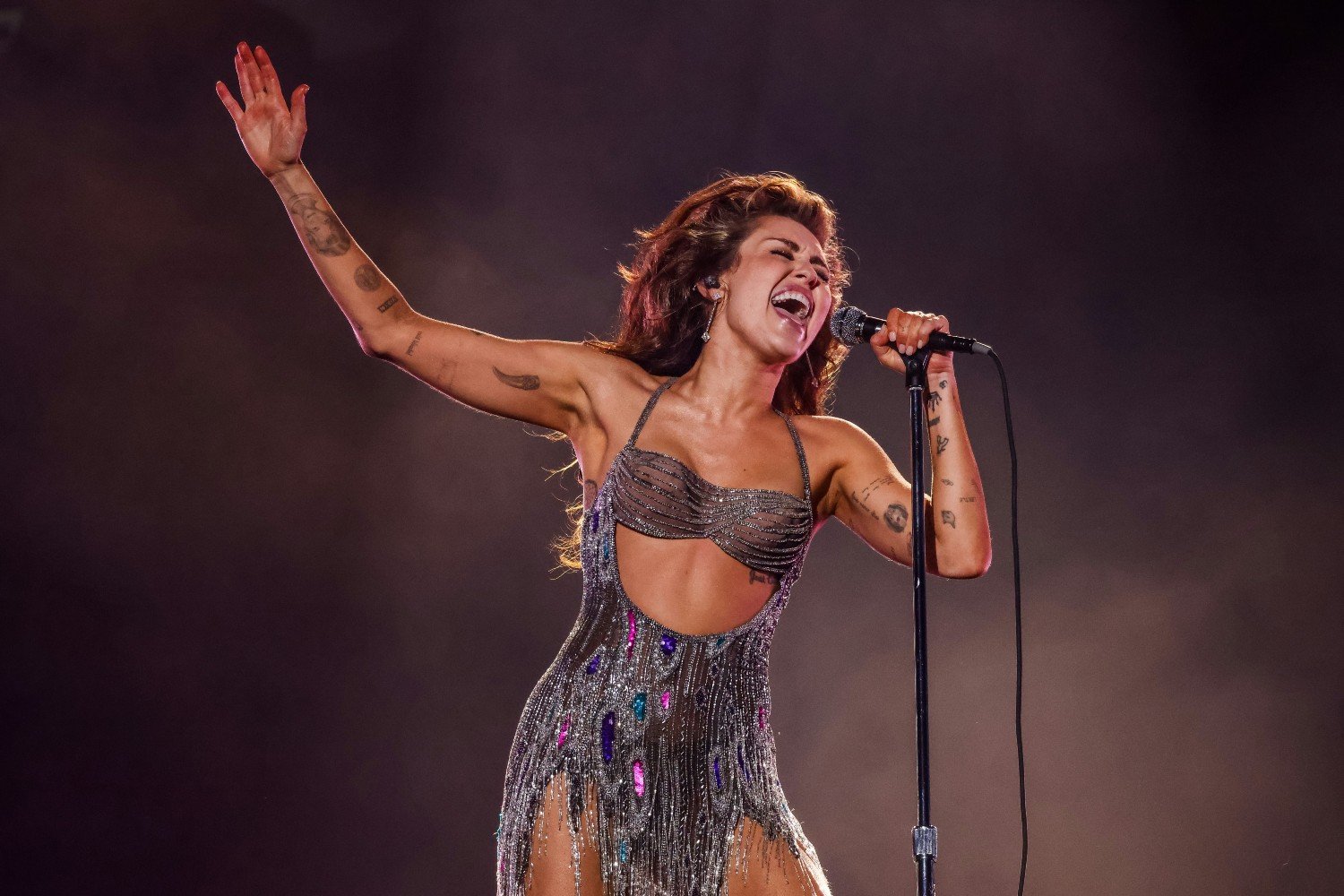 Miley Cyrus: Ολοκληρώνει το νέο άλμπουμ της – Είναι αφιερωμένο στην αγάπη για τον εαυτό της και τον Maxx Morando