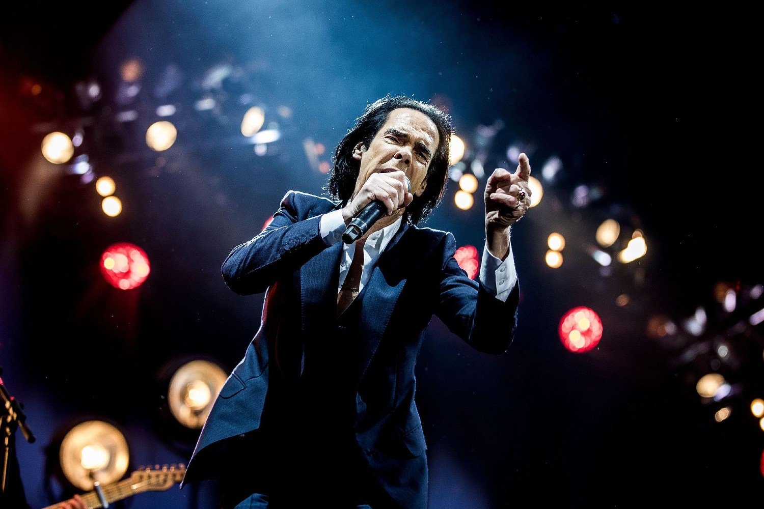 «Live God»: Ο Nick Cave ηχογραφεί τον τελευταίο του χορό με το σκοτάδι – Και είναι θρίαμβος