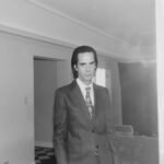 Nick Cave, PJ Harvey και Yeah Yeah Yeahs προσφέρουν ακυκλοφόρητα τραγούδια για τη στήριξη του Λος Άντζελες