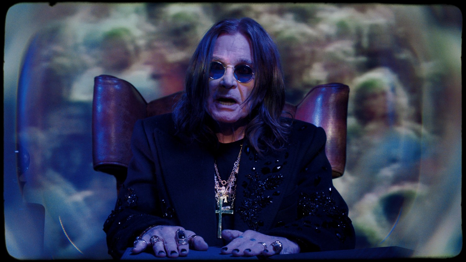 Ο Ozzy Osbourne συμμετέχει στο «Crack Cocaine» του Billy Morrison – Το video με την Paris Jackson Ο Ozzy Osbourne συμμετέχει στο «Crack Cocaine» του Billy Morrison – Το video με την Paris Jackson