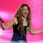 Η Shakira χαρίζει τη Lamborghini της σε έναν τυχερό θαυμαστή