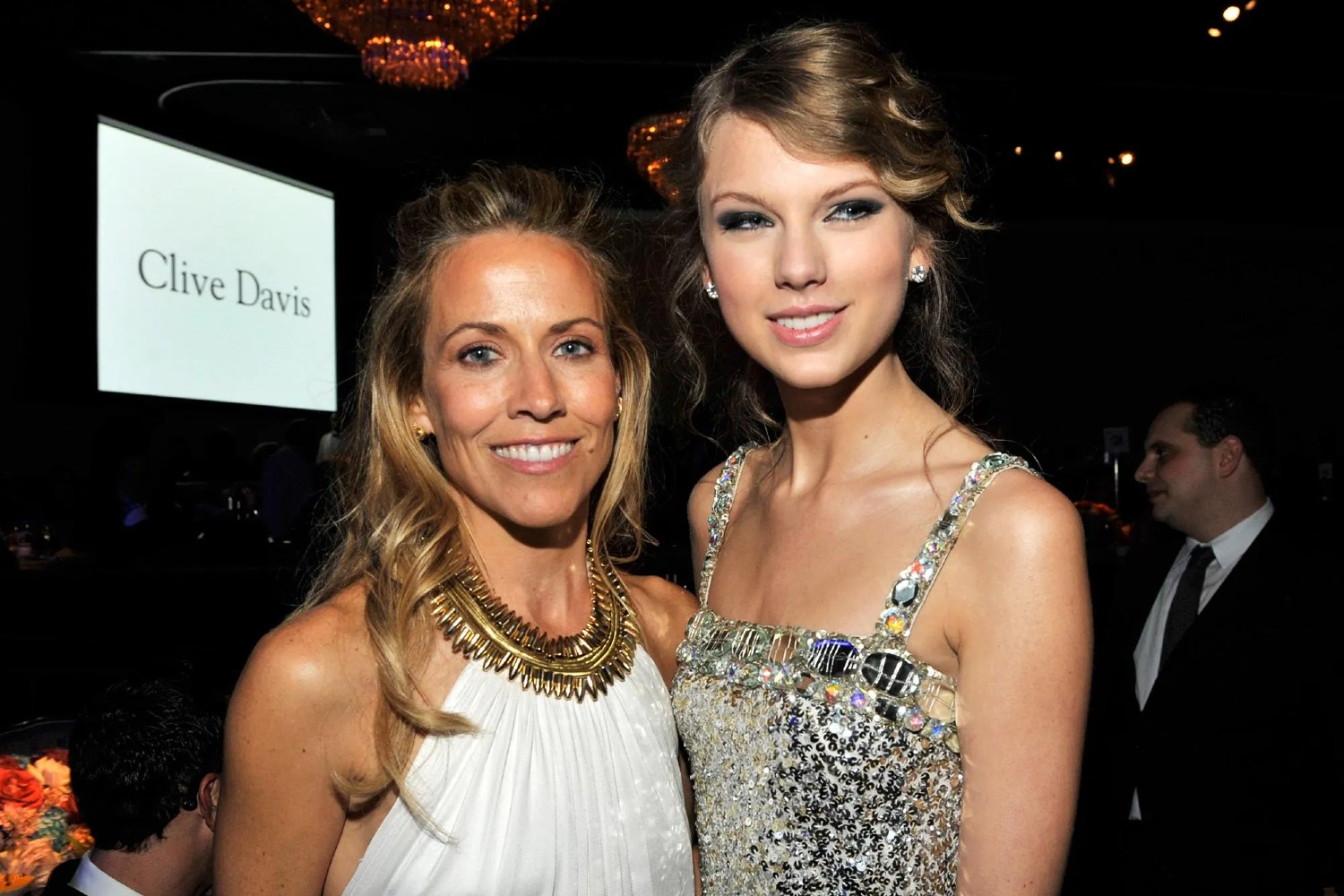 Η Sheryl Crow δηλώνει εντυπωσιασμένη από την «πανίσχυρη» Taylor Swift