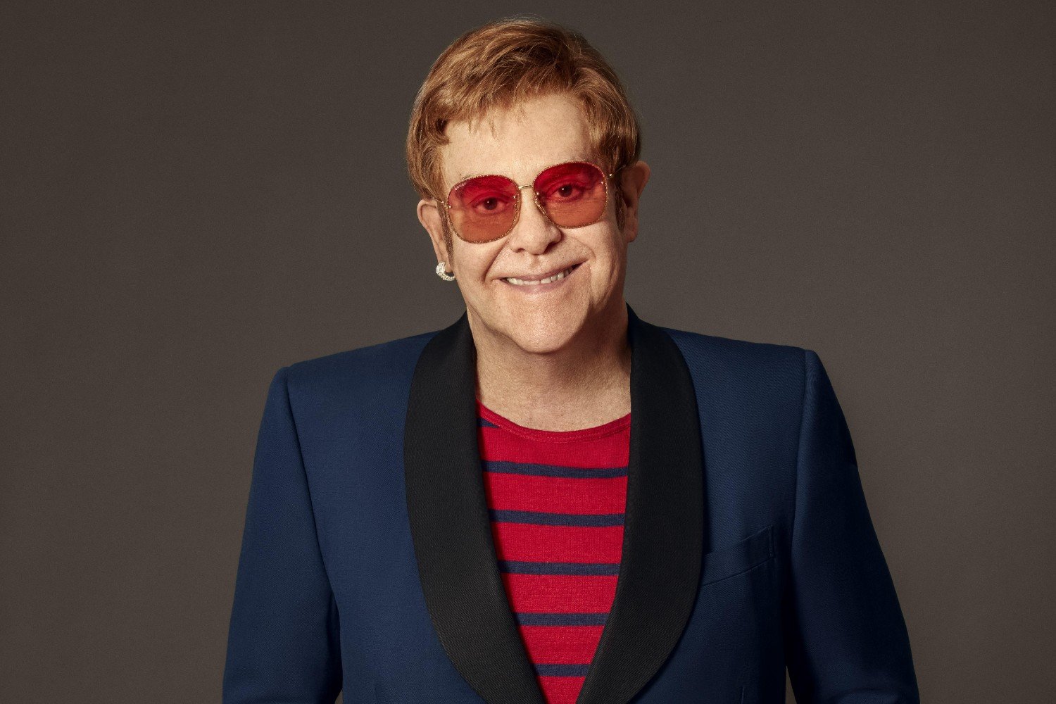 Ο Elton John «εισβάλλει» στα decks των DJs – Κυκλοφορεί συλλογή με ηλεκτρονικά remixes για τη Record Store Day 2026