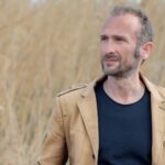 Γιώργος Καραδήμος: Ταξιδεύει στα βάθη του έρωτα με το νέο τραγούδι «Αντίγραφο»