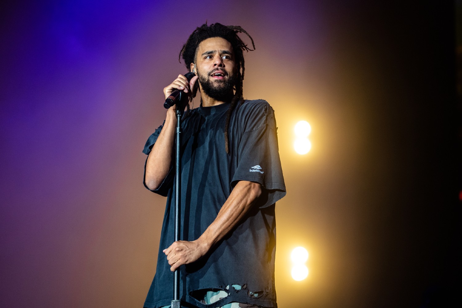 J. Cole: Ακύρωσε συναυλία του μετά τον τραγικό θάνατο μέλους της ομάδας του