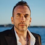 Πάνος Μουζουράκης και Μανώλης Φάμελλος δίνουν ξανά φως στο «Ένα Μεγάλο Φωτεινό Καλοκαίρι»