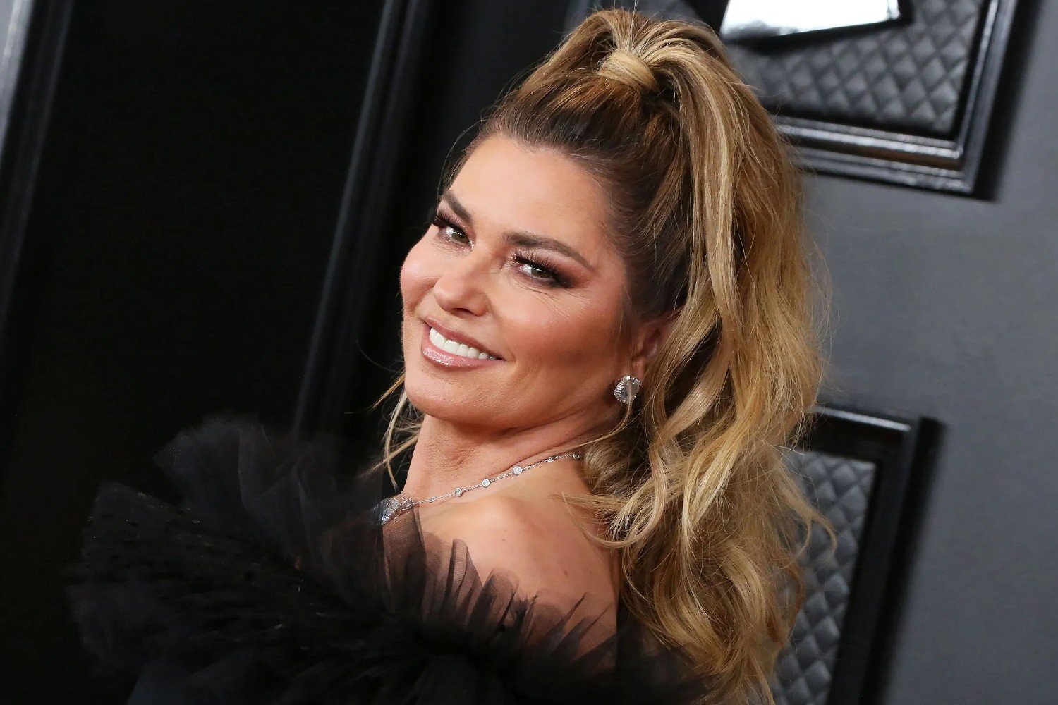 Shania Twain: «Δεν θεωρώ τον εαυτό μου φεμινίστρια» – Γιατί αποφεύγει τις ταμπέλες