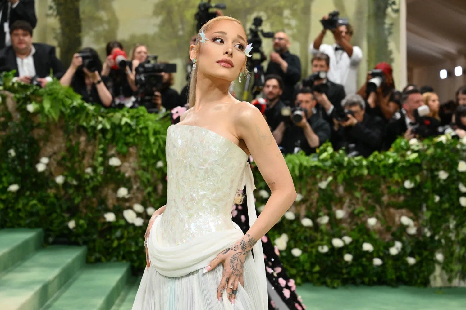 Η Ariana Grande υπερασπίζεται το δικαίωμα στον ενθουσιασμό: «Γιατί θέλετε να κάθομαι εδώ απαθής;»