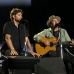 Pearl Jam και Bradley Cooper τραγούδησαν μαζί στη σκηνή